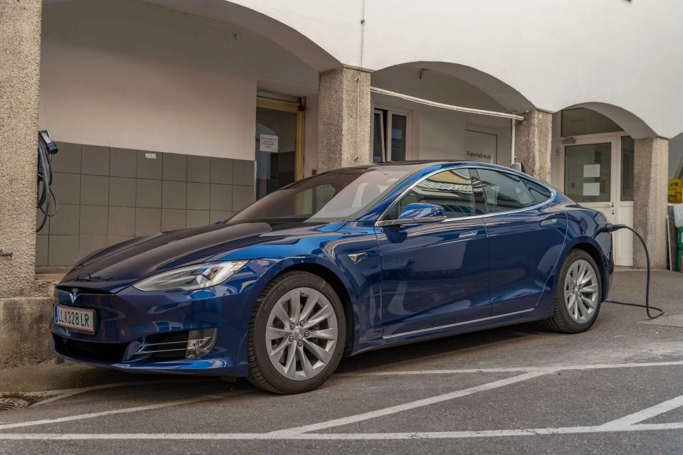 Tesla Ladestation im Hotel Ploberger Wels